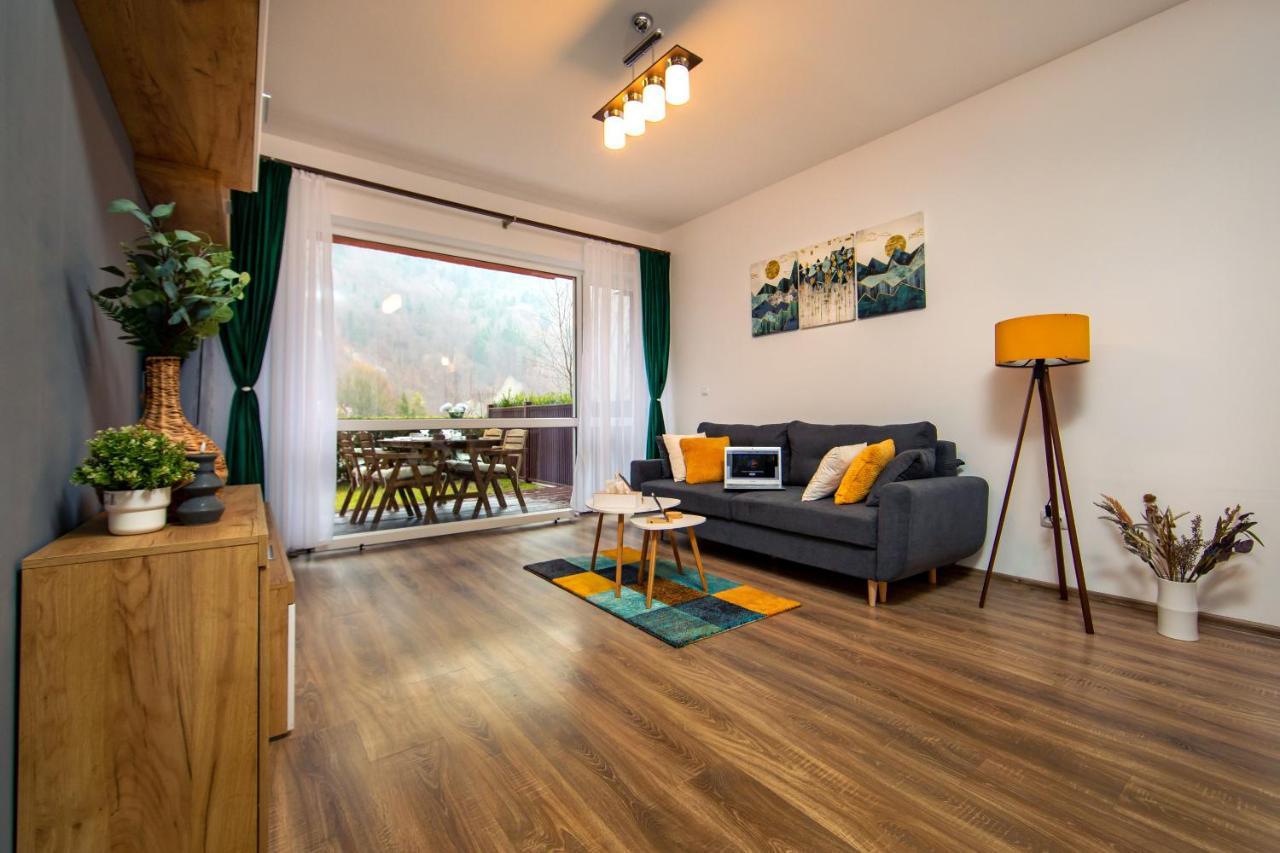 & Garden With Stunning View Apartment